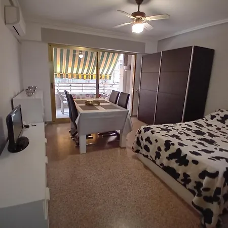 Apartment Playa Del Cura 50 Meters From The Torrevieja